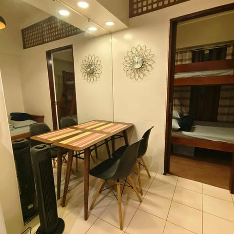 Living Room/Dining Area