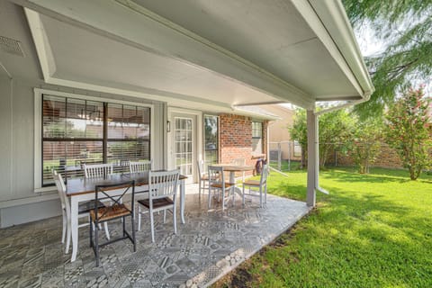 Garland Vacation Rental | 4BR | 3BA | 3,500 Sq Ft | 2 Steps to Access
