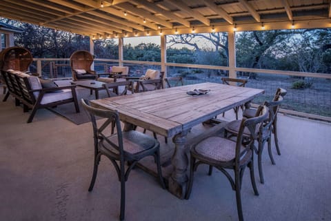Outdoor dining