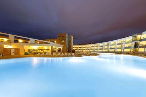 Outdoor pool, open 10:00 AM to 6:00 PM, sun loungers