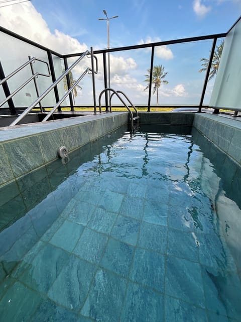 4 outdoor pools, pool umbrellas, sun loungers