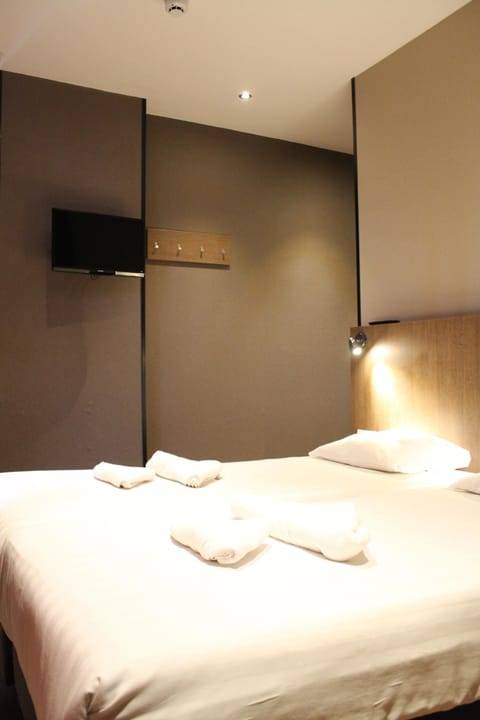 Double Room, No Window | Iron/ironing board
