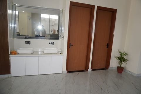 Shower, towels, soap, shampoo