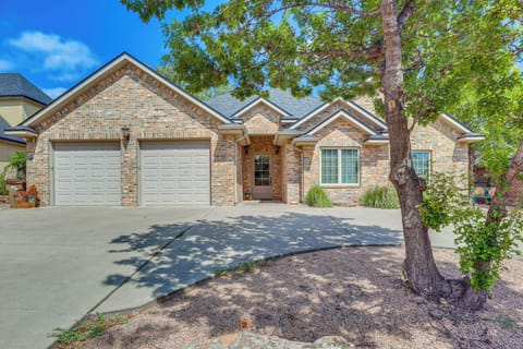 Canyon Vacation Rental | 4BR | 3.5BA | 3,800 Sq Ft | Step-Free Access