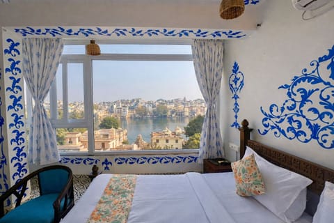 Superior Room | Egyptian cotton sheets, premium bedding, down comforters, soundproofing