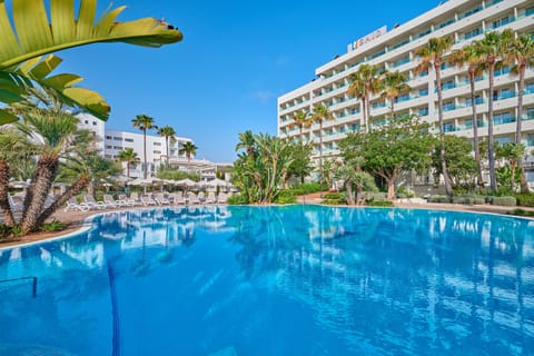 Indoor pool, outdoor pool, sun loungers