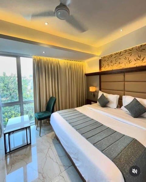 Executive Double Room | Free WiFi