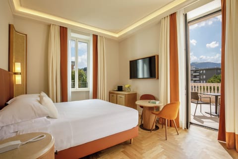 Superior Room, 1 King Bed, Terrace | Free WiFi