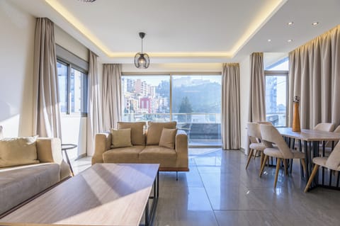 Apartment, 2 Bedrooms, Kitchen, City View | Living room