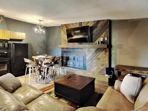 Condo (1 Bedroom) | Front of property