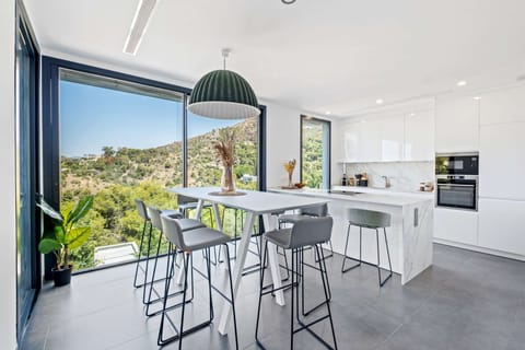 Kitchen | Dining area