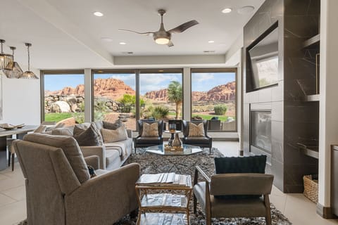 House, 4 Bedrooms | Living area | Smart TV