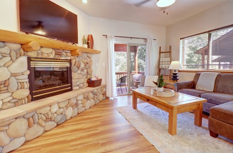 Townhome, 2 Bedrooms | Living area | Smart TV