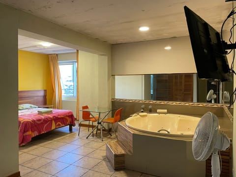 WiFi (free), bed sheets