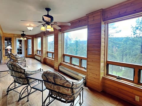 House (4 Bedrooms) | Property amenity