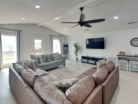 House (3 Bedrooms) | Property amenity