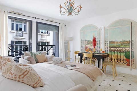 City Apartment, 2 Bedrooms, Non Smoking | Living area | 40-inch Smart TV with satellite channels