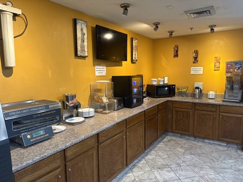 Free daily continental breakfast