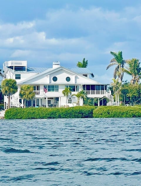 View from the back on the bay side