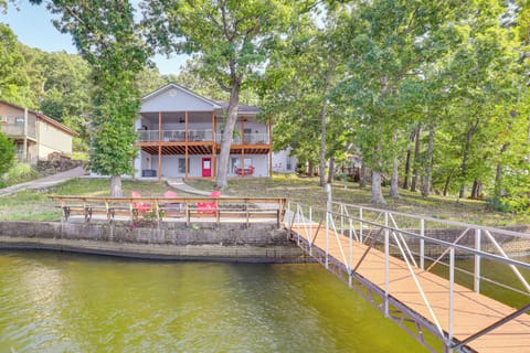 Roach Vacation Rental | 3BR | 3BA | 3,000 Sq Ft | Step-Free Access