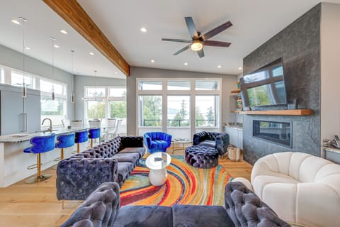 Anacortes Vacation Rental | 3BR | 3BA | 2 Steps Required | 3,100 Sq Ft