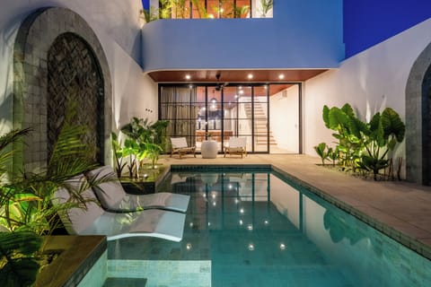 Outdoor pool, sun loungers