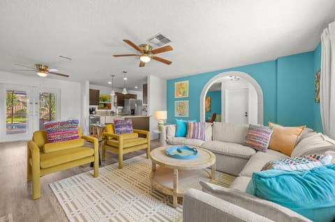 Leave your worries at the door. We've got the comfort part covered. This living room is all yours.