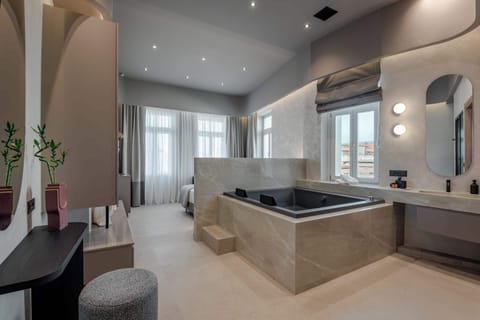 Modern Comfort with a Luxurious Indoor Jacuzzi