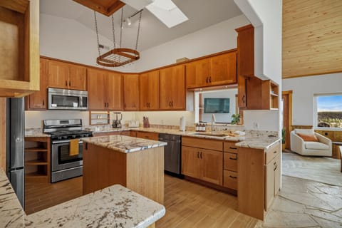 Fully Stocked Kitchen