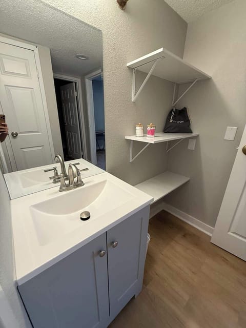 Start your day refreshed. All the essentials are right here.