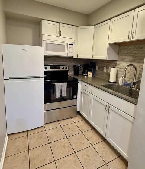 Grab coffee, make a quick bite, then hit the town!