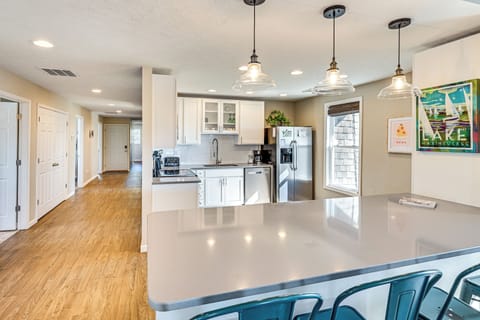 House (5 Bedrooms) | Interior