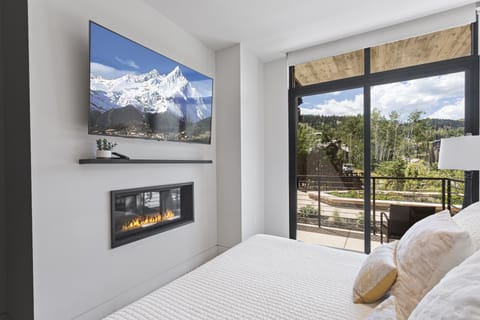 Condo, 2 Bedrooms | 2 bedrooms, iron/ironing board, WiFi (free)