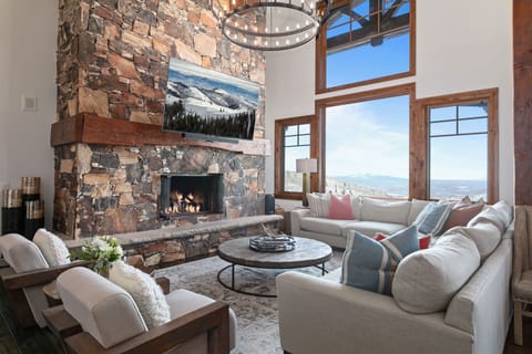 Condo, 5 Bedrooms | Living area | Smart TV
