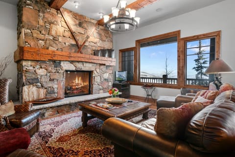 Condo, 3 Bedrooms | Living area | Smart TV