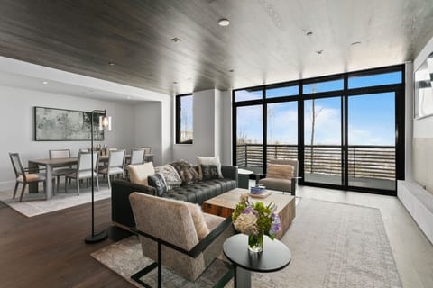 Condo, 3 Bedrooms | Living area | Smart TV