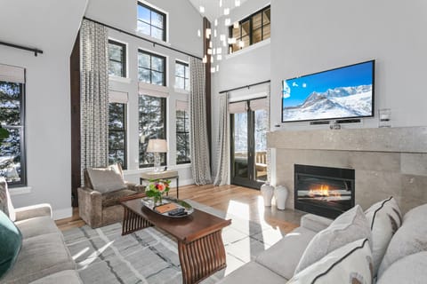 Condo, 2 Bedrooms | Living area | Smart TV