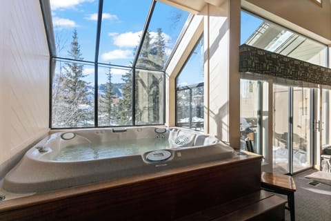 Condo, 4 Bedrooms | Interior
