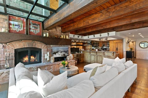 Condo, 4 Bedrooms | Living area | Smart TV