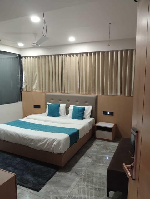 Deluxe Room, City View