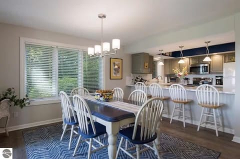 Double Room, Lake View | Private kitchen