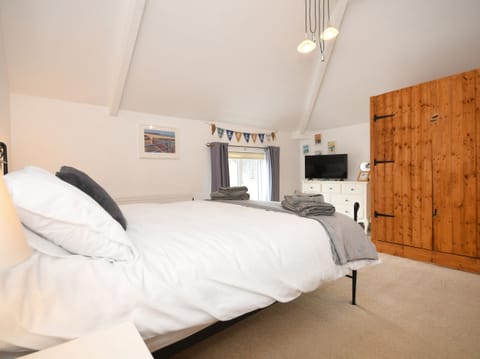 2 bedrooms, individually decorated, individually furnished, free WiFi
