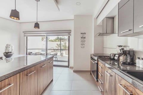 Condo, Multiple Beds, Pool Access, Beach View (DellaTerra 1A) | Private kitchen