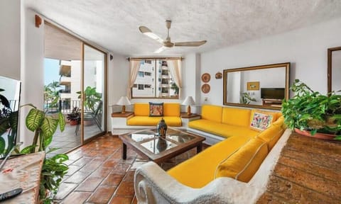 Apartment, Multiple Beds, Pool Access, Ocean View (305-VistadelSol) | Living area