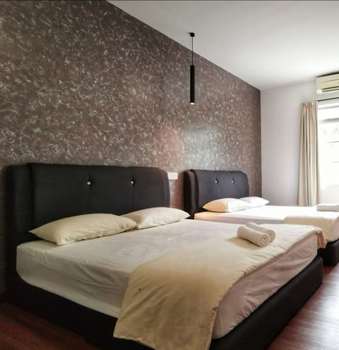 Family Studio | Desk, iron/ironing board (on request), WiFi (free)