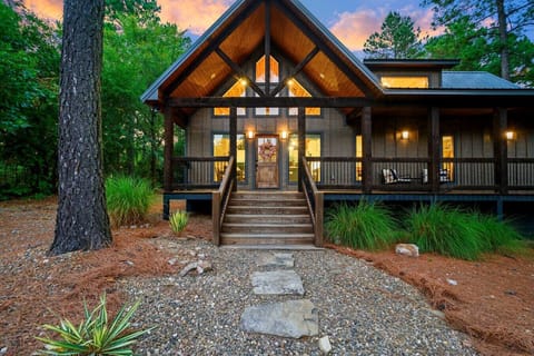 This cozy cabin nestled in the pines feels like the perfect spot to unplug for a weekend and just breathe.