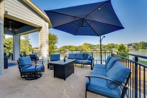 New Braunfels Vacation Rental | 4BR | 4.5BA | Step-Free Entry | 3,000 Sq Ft