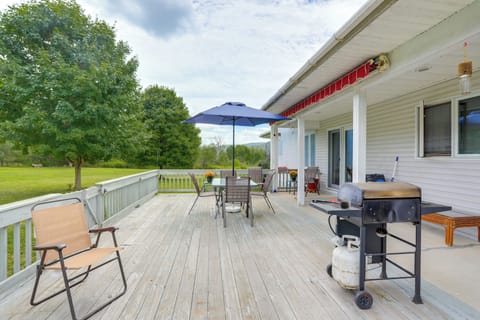 Little Valley Vacation Rental | 3BR | 2.5BA | 1,832 Sq Ft | 2 Steps to Enter