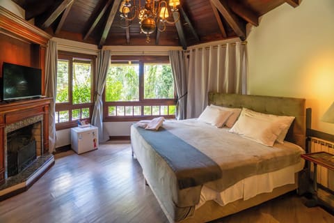 Deluxe Double Room, Lanai, City View | Soundproofing, free WiFi