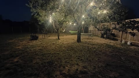 2 Hammocks, BBQ grill, Griddle, picinic table,  patio unbrella, fire pit